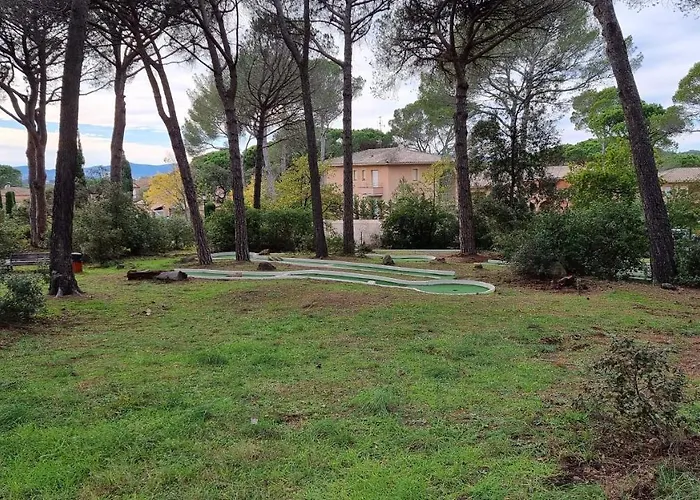 Апартаменти Chez K&d Nature Avec Piscine St Raphael