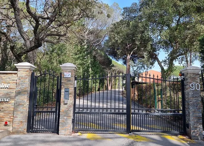 Apartment Chez K&d Nature Avec Piscine St Raphael Saint-Raphaël